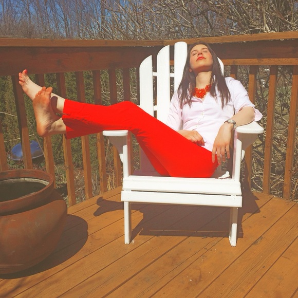 Meet your Posher, Ariana - Picture 2 of 2